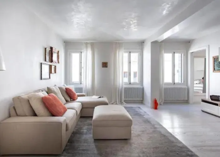 Amadeus Apartment: A Due Passi Dal Duomo 아파트